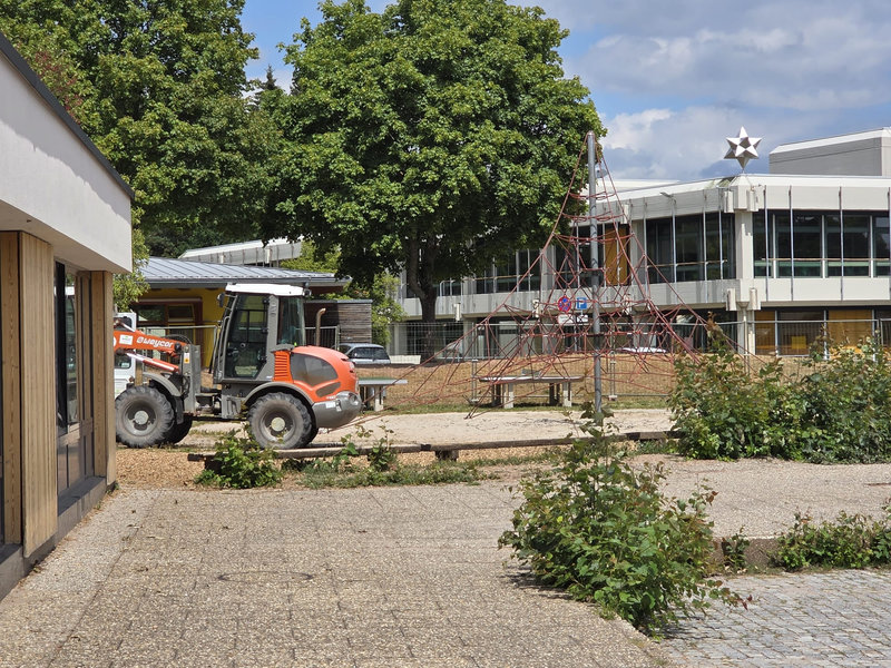 Schulhof 3